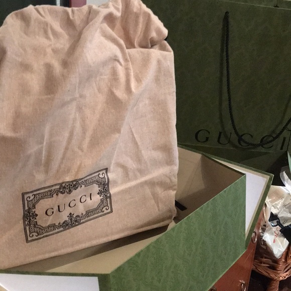 Gucci Tote - Picture 2 of 8